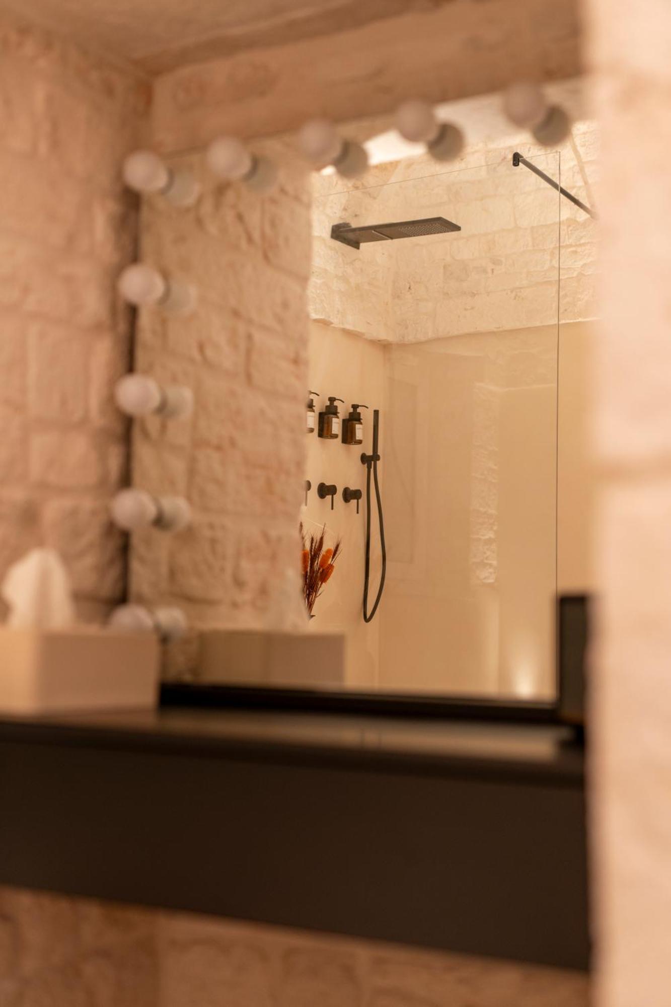 Ferienwohnung Naiira Luxury Trullo - Jacuzzi And Patio Alberobello Exterior foto