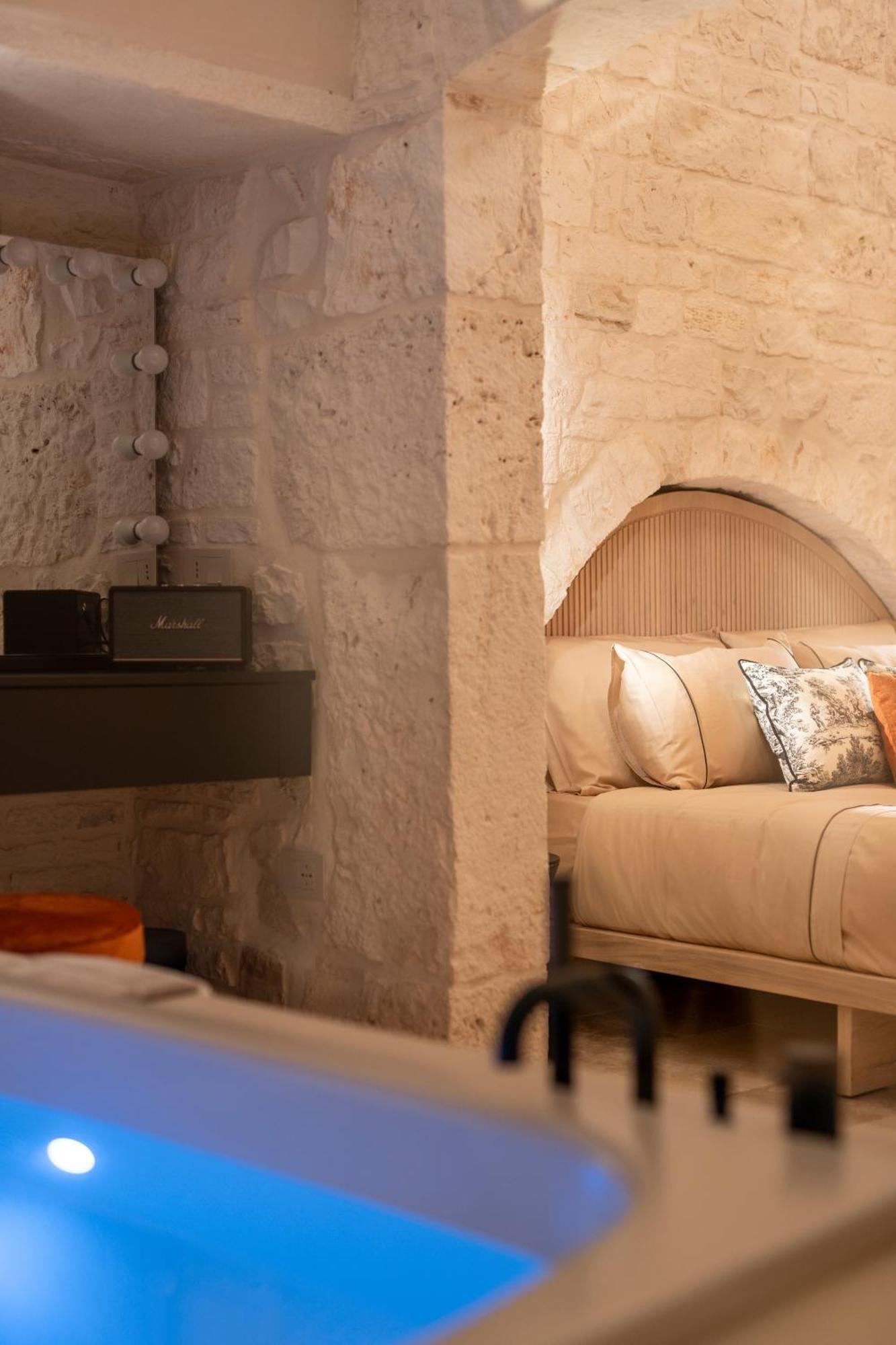 Ferienwohnung Naiira Luxury Trullo - Jacuzzi And Patio Alberobello Exterior foto
